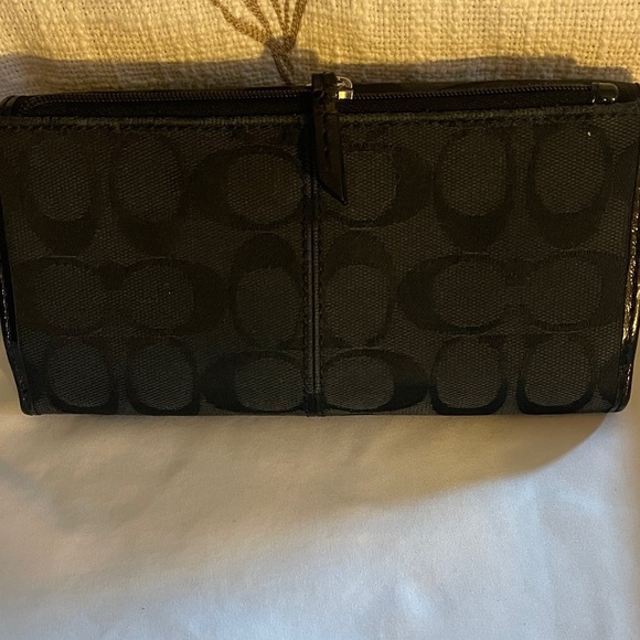 Coach Black Wallet with Signature Pattern and Patent Leather - Picture 5 of 5
